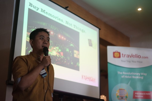 Kenny Santana, KartuPos.