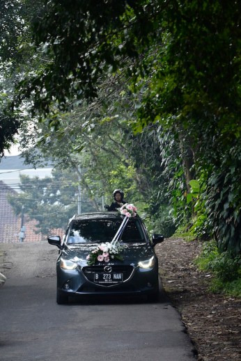 Mazda 2 as wedding car