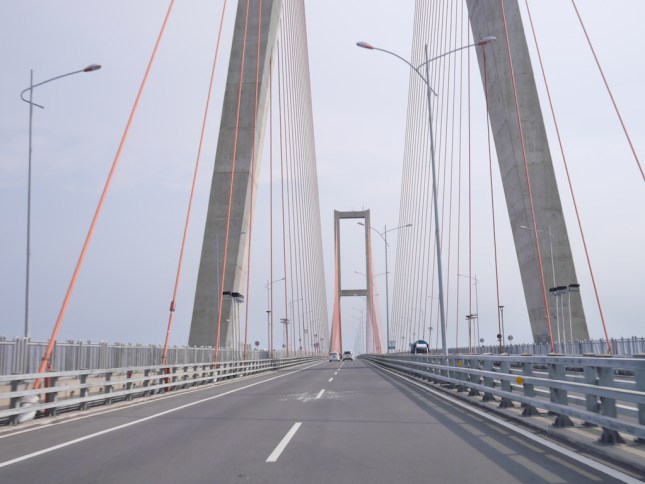 Jembatan Suramadu