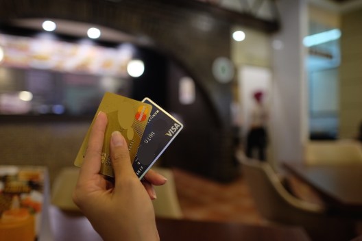 Phishing dan Pencurian Identitas Kartu Kredit