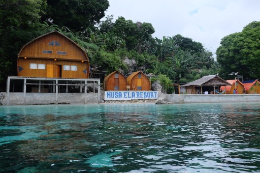 Pulau Tiga Maluku