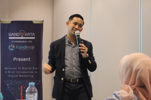 Kandi Imaji - Marketing in Digital Era - Mei 2019