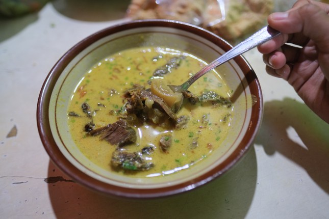 Soto Kuning Pak Dayat